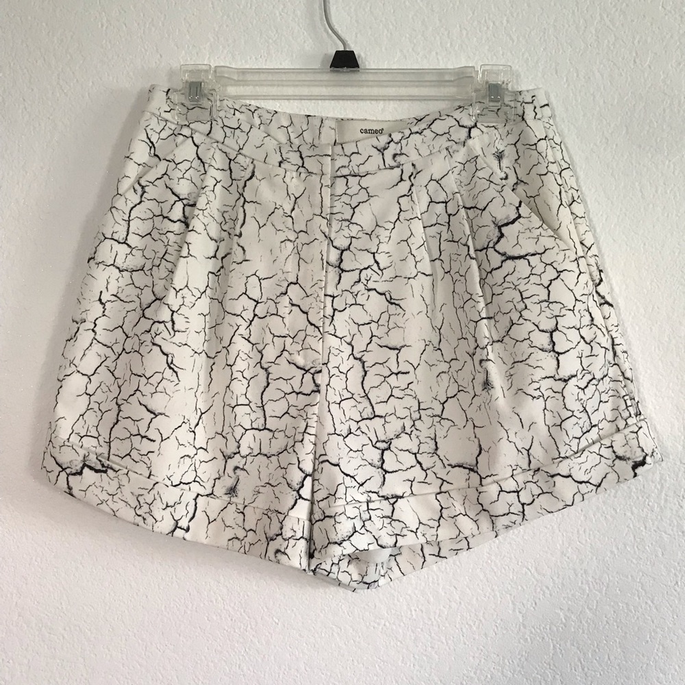 Cameo M Shorts